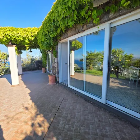 La Prua Un Terrazzo Sul Mare Con Piscina E Charme Storico * Casamicciola Terme