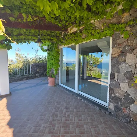 La Prua Un Terrazzo Sul Mare Con Piscina E Charme Storico Βίλα *