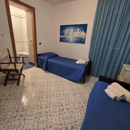 La Prua Un Terrazzo Sul Mare Con Piscina E Charme Storico Βίλα *