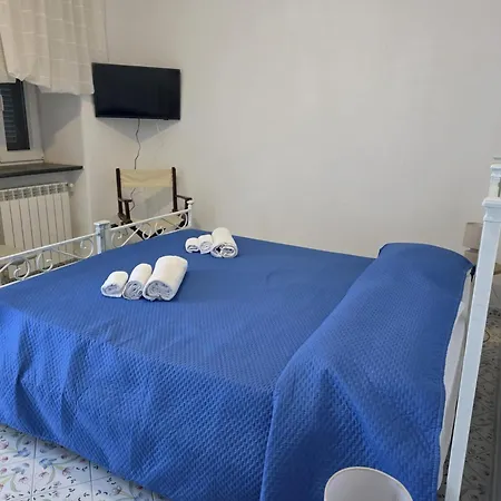 La Prua Un Terrazzo Sul Mare Con Piscina E Charme Storico Βίλα