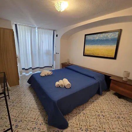 La Prua Un Terrazzo Sul Mare Con Piscina E Charme Storico Casamicciola Terme